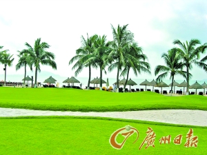 海灘上的高爾夫球場受冷落。