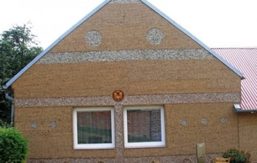 180000個葡萄酒軟木塞 裝飾自家的墻