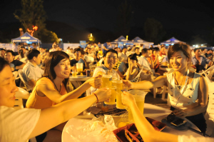 這個(gè)夏夜，讓我們以啤酒的名義盡情狂歡