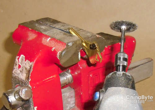 DIY鑰匙開瓶器[8p]