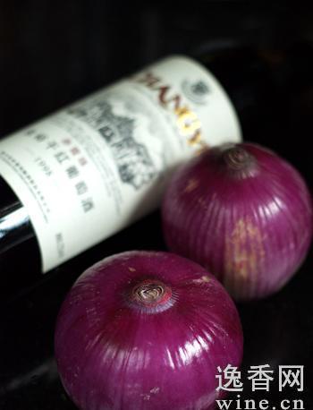 紅酒泡洋蔥可降脂保健有助于老年人恢復聽力