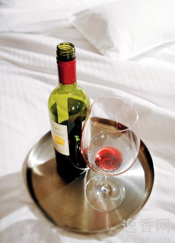 睡前喝葡萄酒配奶酪減肥科學嗎？