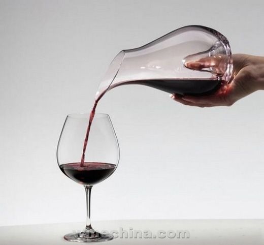 教你如何醒酒：讓葡萄酒呼吸清新空氣 