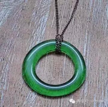 酒瓶做成的手工藝品，一定讓你后悔以前把酒瓶扔掉