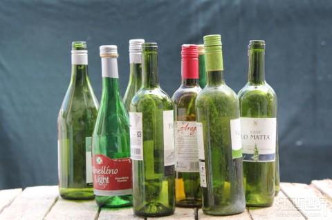 葡萄酒瓶變身精致的風(fēng)鈴，送去新春祝福