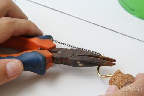 葡萄酒瓶變身精致的風(fēng)鈴，送去新春祝福