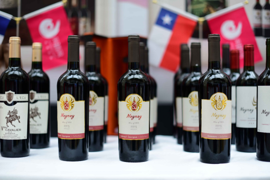 火玫瑰助燃樂視生態共享之夜 網酒網“酒+”化反加速